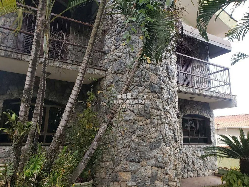 Casa, 4 quartos, 244 m² - Foto 1