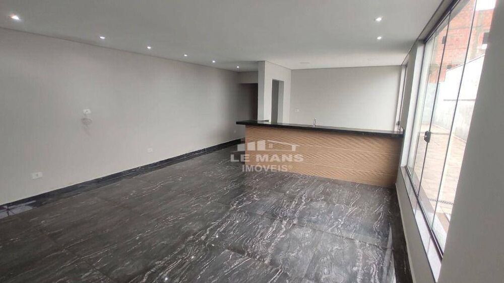 Casa à venda com 2 quartos, 126m² - Foto 4