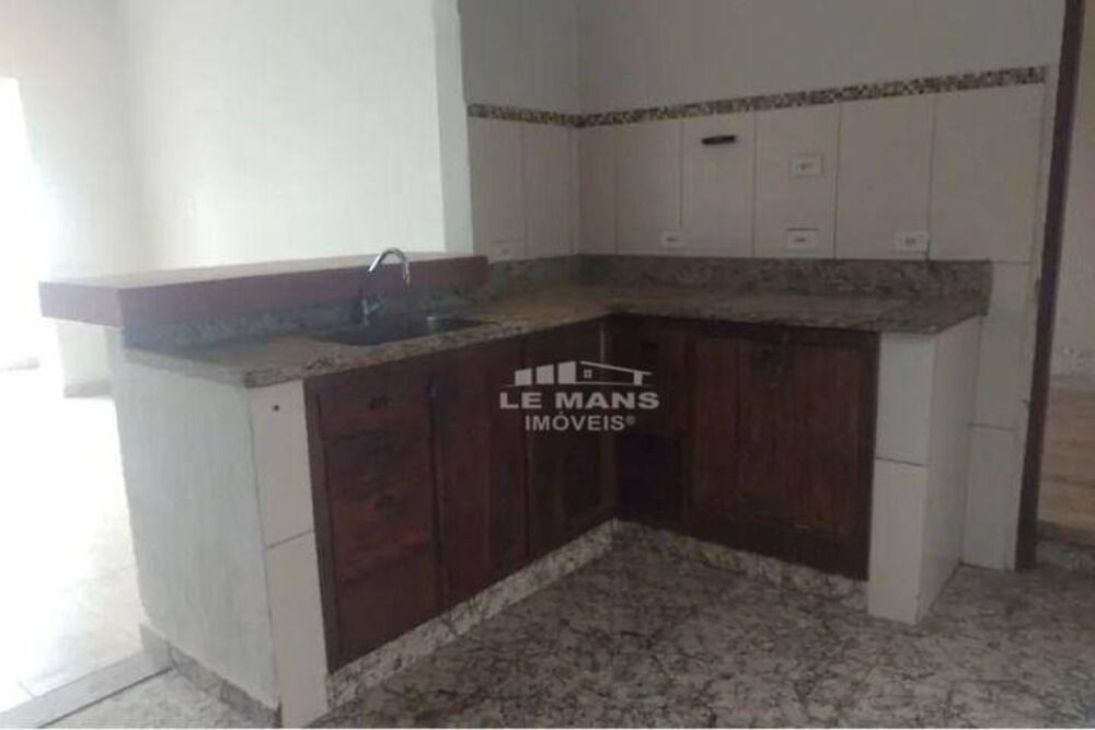 Casa para alugar com 3 quartos, 164m² - Foto 3