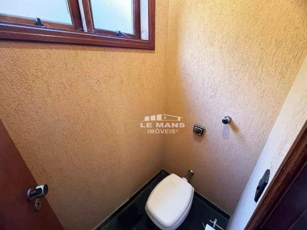 Casa, 3 quartos, 248 m² - Foto 1