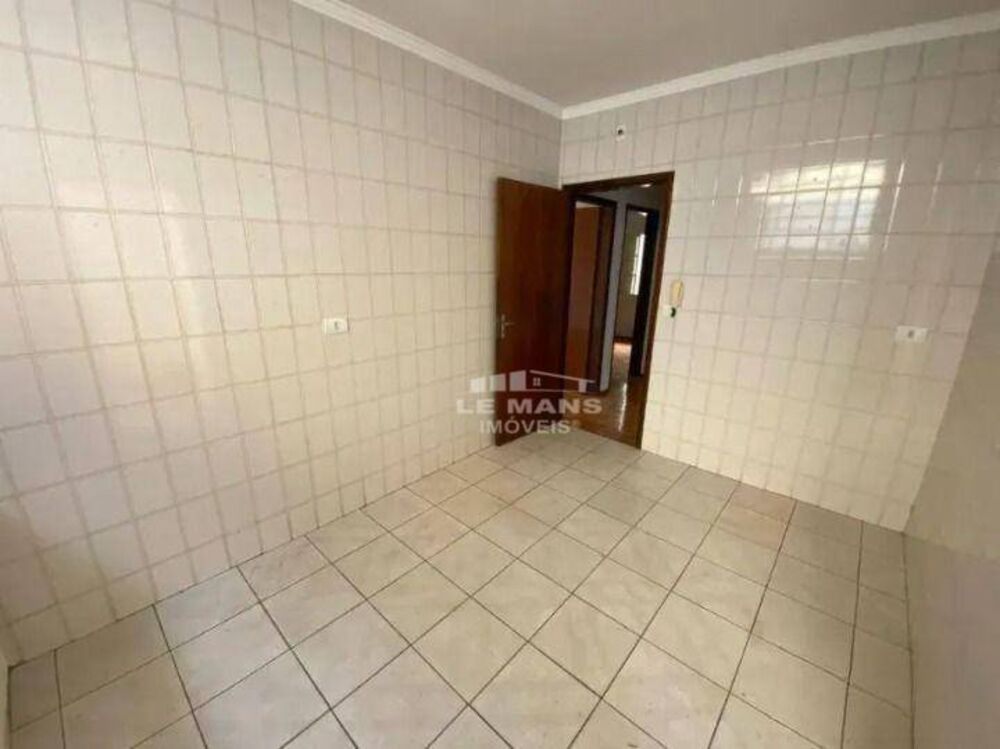 Casa à venda e aluguel com 3 quartos, 130m² - Foto 3