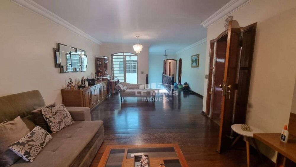 Casa, 4 quartos, 330 m² - Foto 2