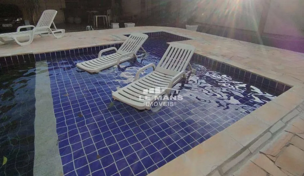 Casa, 2 quartos, 234 m² - Foto 1