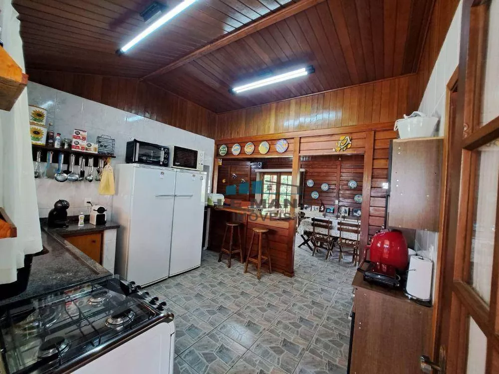 Chácara à venda com 5 quartos, 600m² - Foto 8