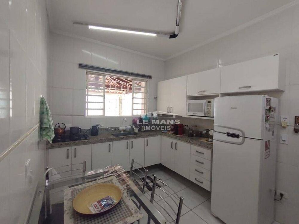Casa à venda com 3 quartos, 117m² - Foto 4