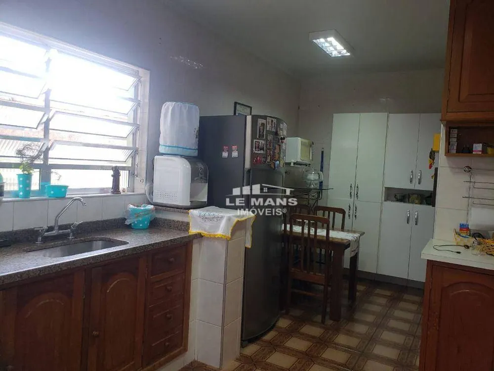 Casa, 3 quartos, 215 m² - Foto 11