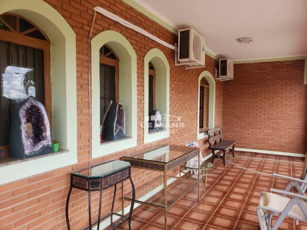Casa, 3 quartos, 215 m² - Foto 1