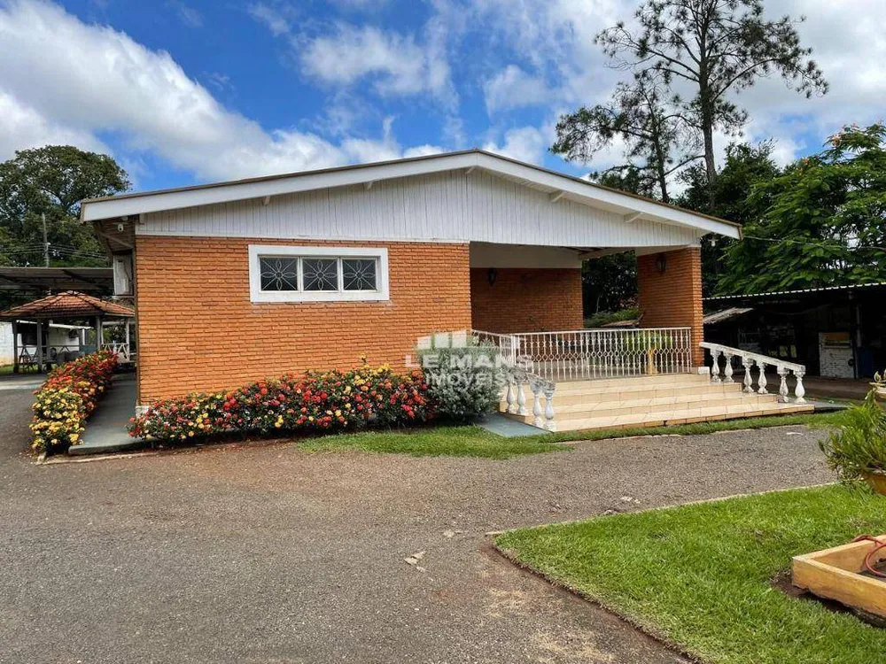 Chácara, 3 quartos, 1710 m² - Foto 1