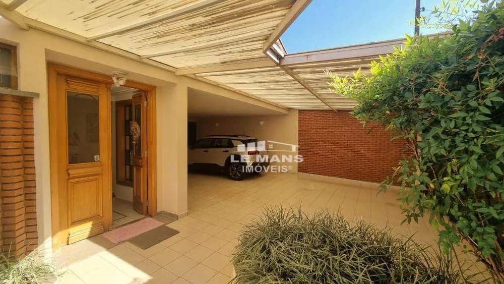 Casa, 3 quartos, 241 m² - Foto 1