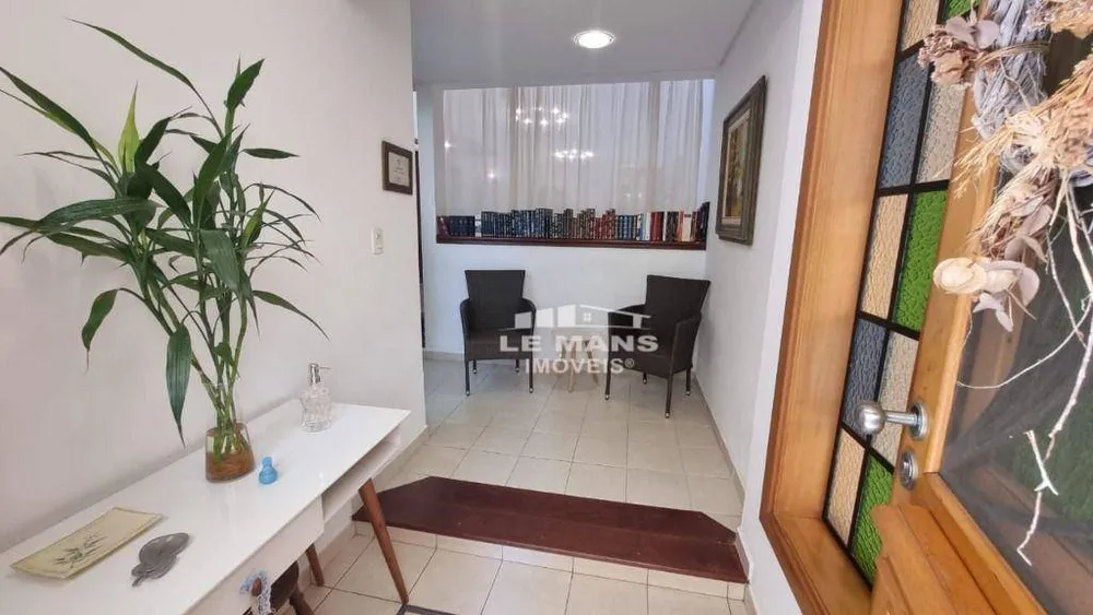 Casa, 3 quartos, 241 m² - Foto 2