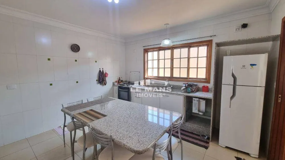 Casa, 3 quartos, 241 m² - Foto 5