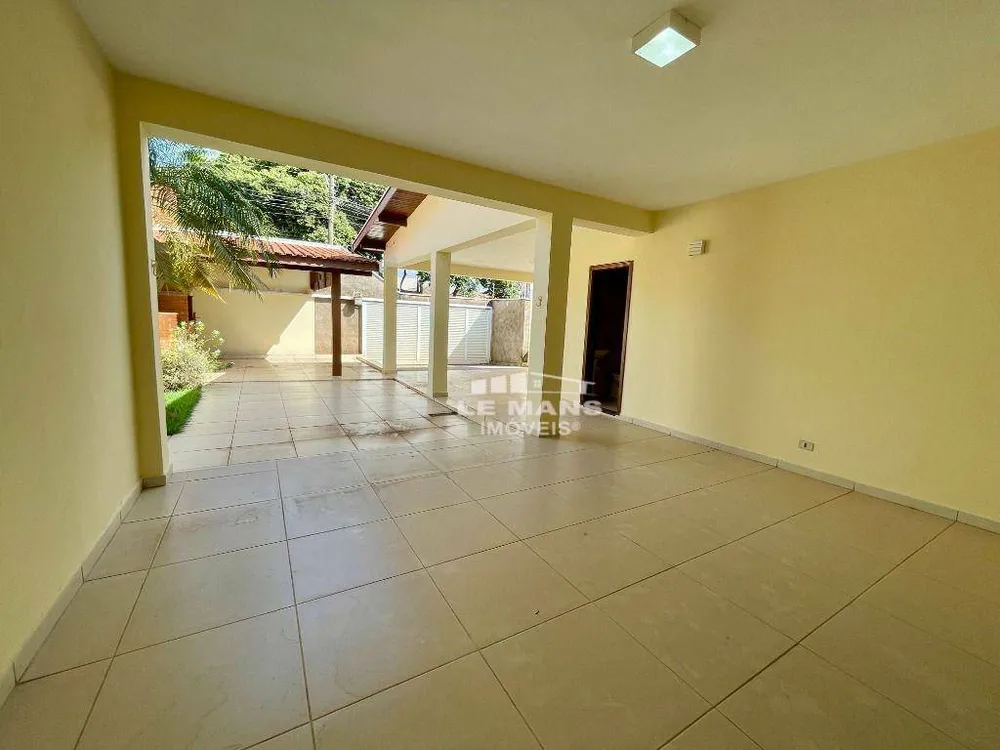 Casa, 3 quartos, 196 m² - Foto 1