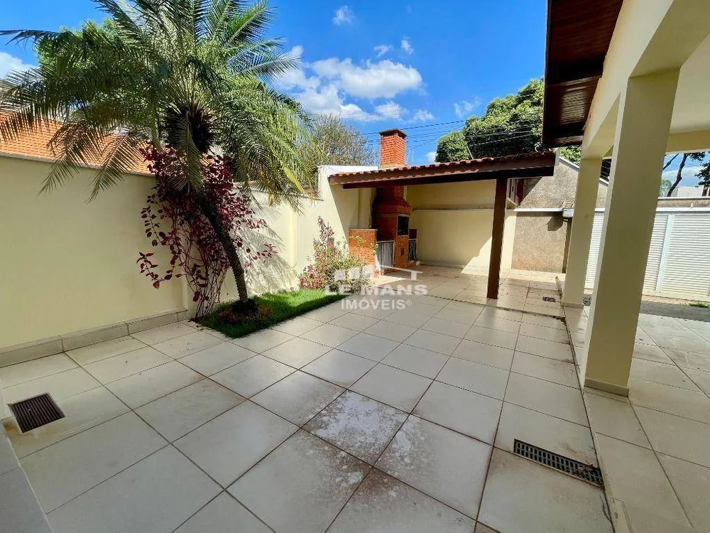 Casa, 3 quartos, 196 m² - Foto 2