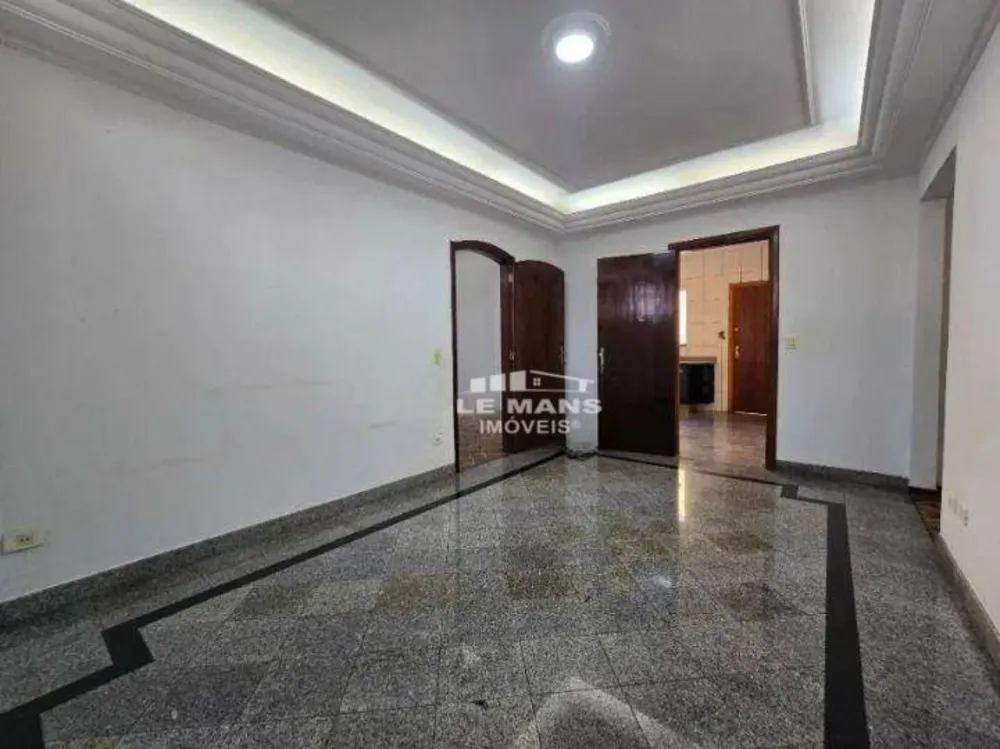 Casa, 3 quartos, 310 m² - Foto 1