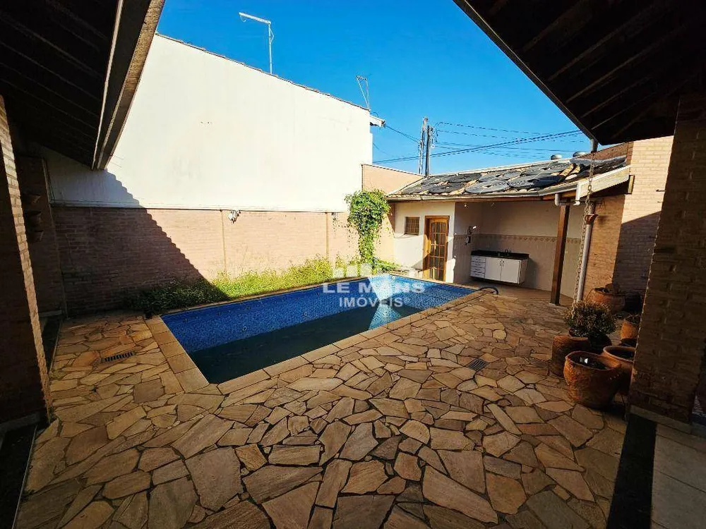 Casa, 2 quartos, 202 m² - Foto 1
