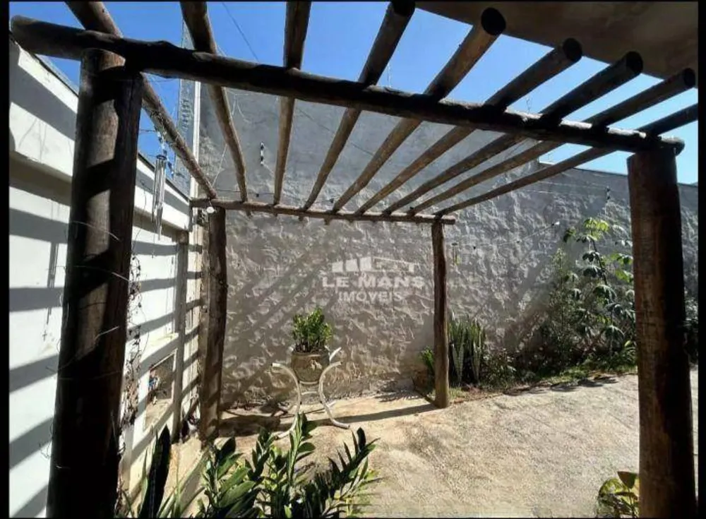 Casa, 2 quartos, 213 m² - Foto 1