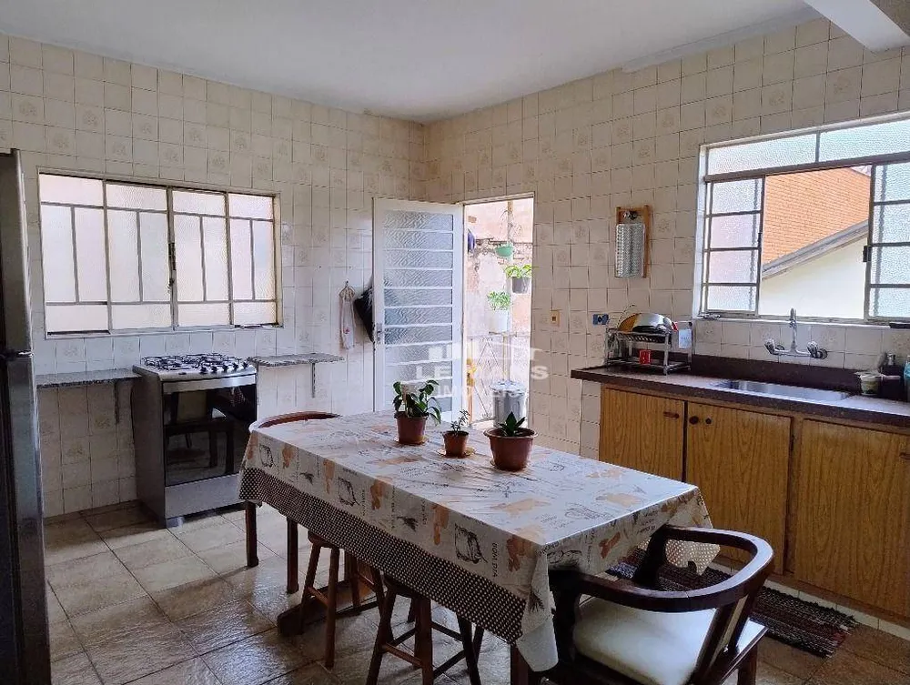 Casa, 4 quartos, 273 m² - Foto 2