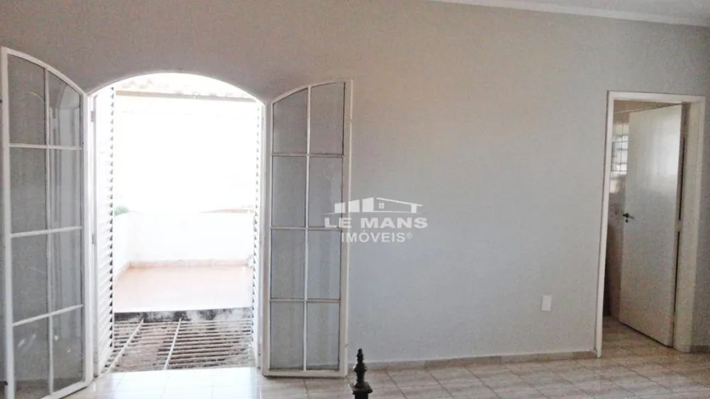 Casa, 5 quartos, 212 m² - Foto 4