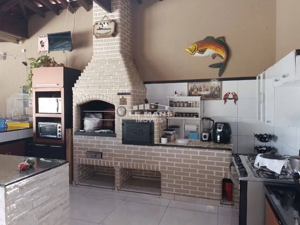 Chácara, 3 quartos, 1300 m² - Foto 1