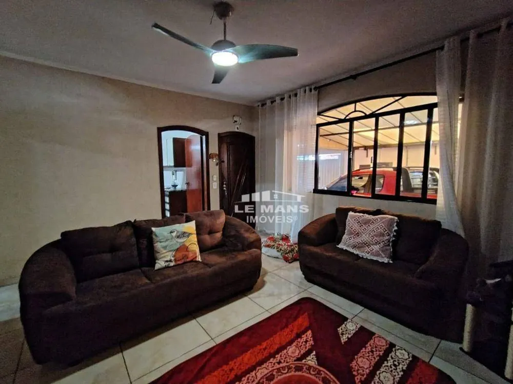 Casa, 3 quartos, 164 m² - Foto 1
