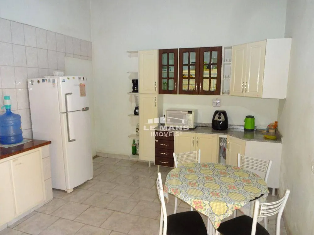 Casa, 6 quartos, 278 m² - Foto 2