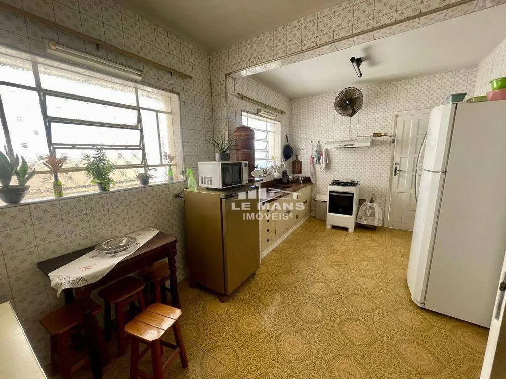 Casa, 3 quartos, 268 m² - Foto 1