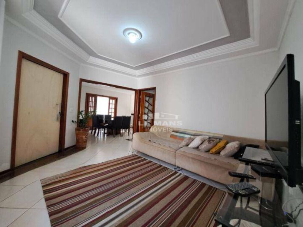 Casa, 4 quartos, 185 m² - Foto 1