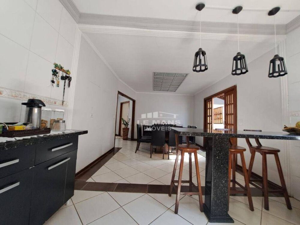 Casa, 4 quartos, 185 m² - Foto 4