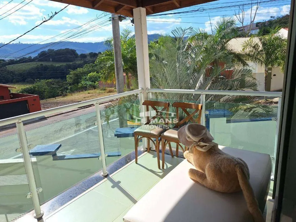 Casa, 3 quartos, 238 m² - Foto 1