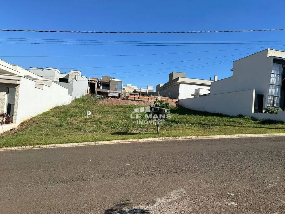 Loteamento e Condomínio, 250 m² - Foto 1