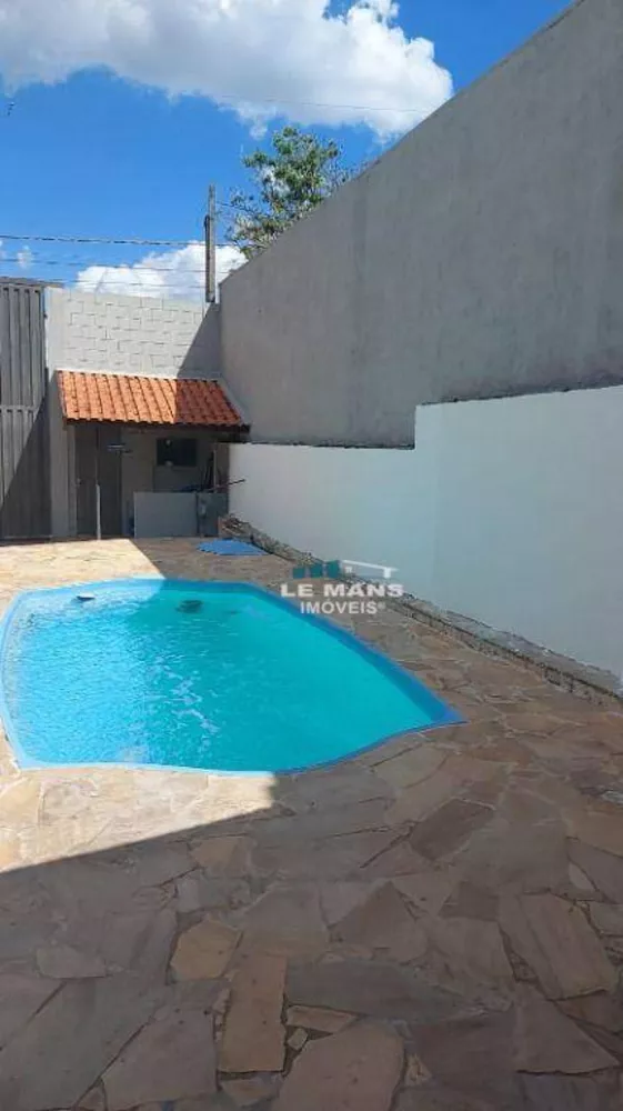 Casa à venda com 1 quarto, 170m² - Foto 1