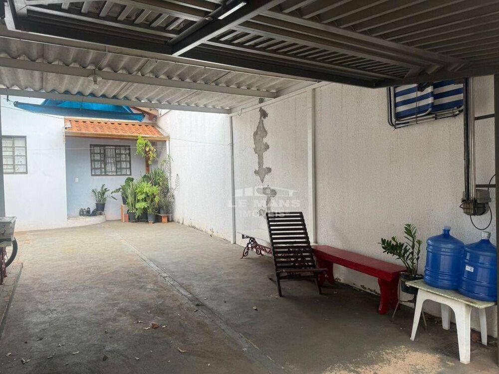Casa à venda com 2 quartos, 65m² - Foto 2