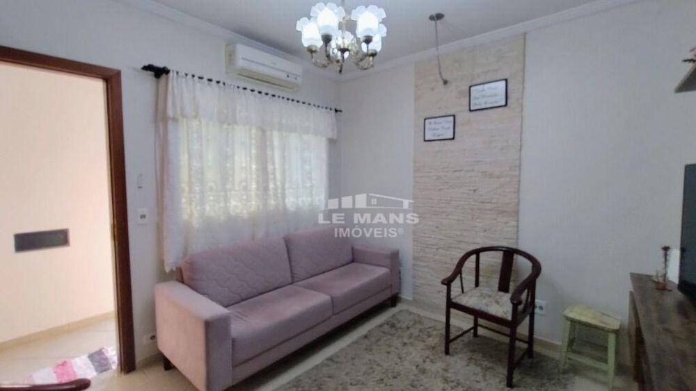 Casa à venda com 6 quartos, 232m² - Foto 2