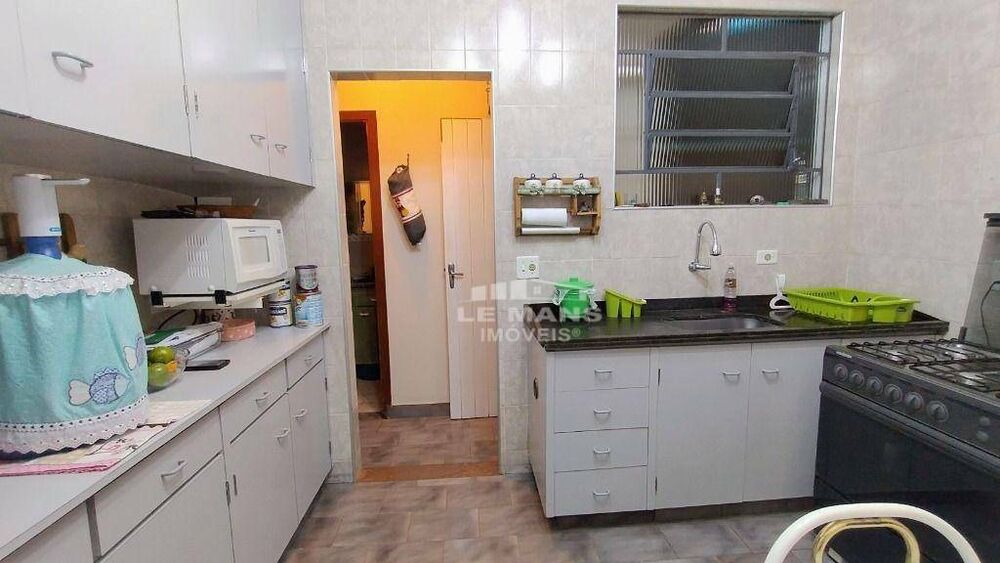 Casa à venda com 6 quartos, 232m² - Foto 6
