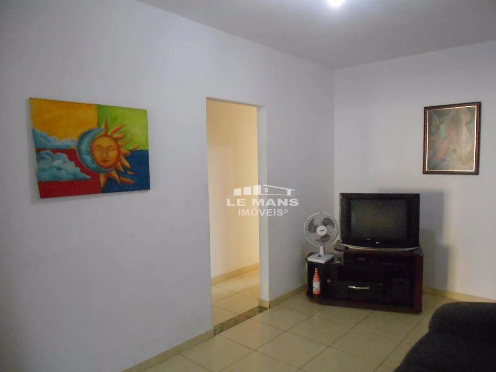Casa, 3 quartos, 168 m² - Foto 2