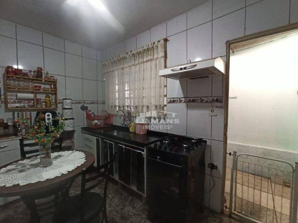 Casa à venda com 3 quartos, 119m² - Foto 2