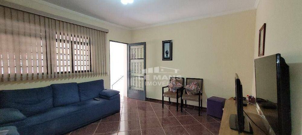 Casa à venda com 4 quartos, 208m² - Foto 1