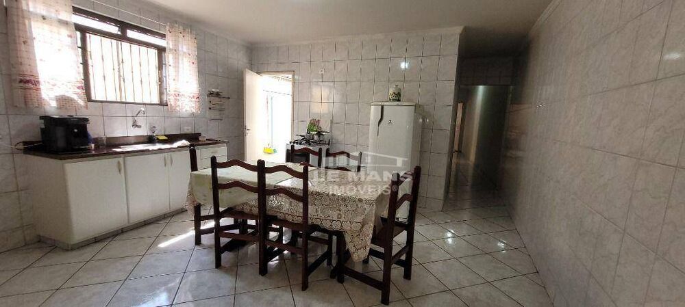 Casa à venda com 4 quartos, 208m² - Foto 2