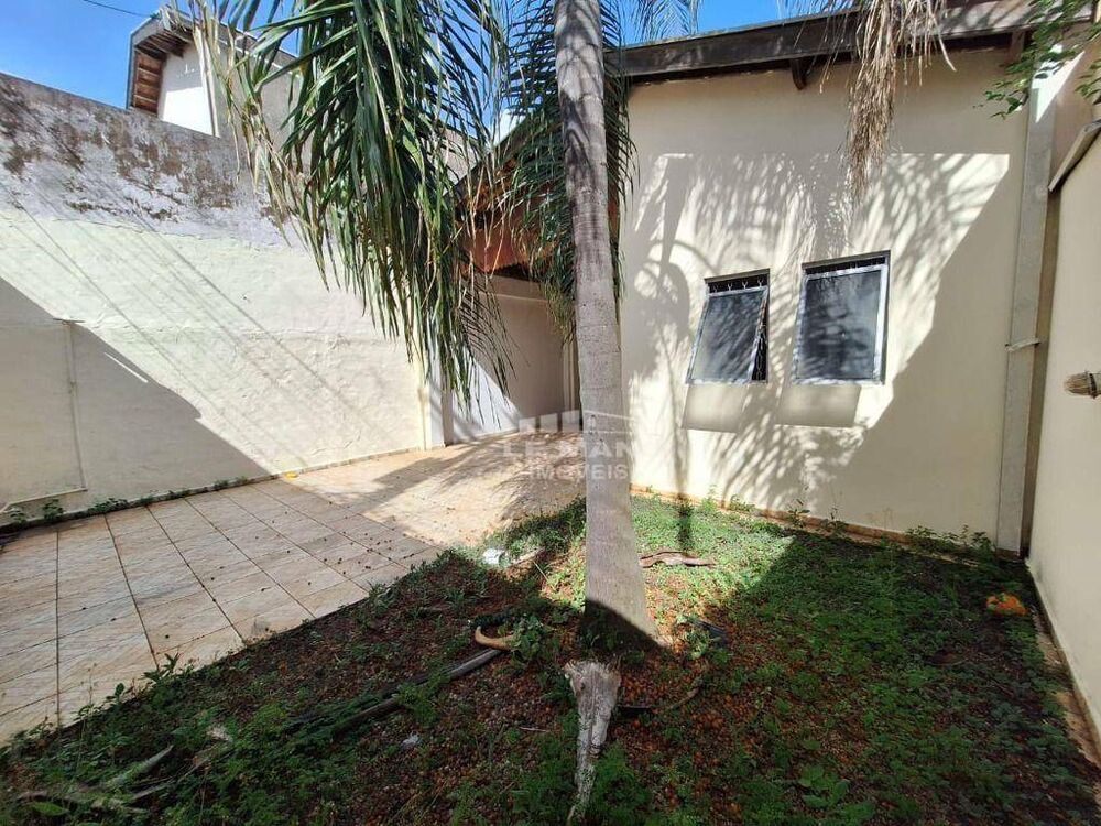 Casa à venda com 3 quartos, 100m² - Foto 2