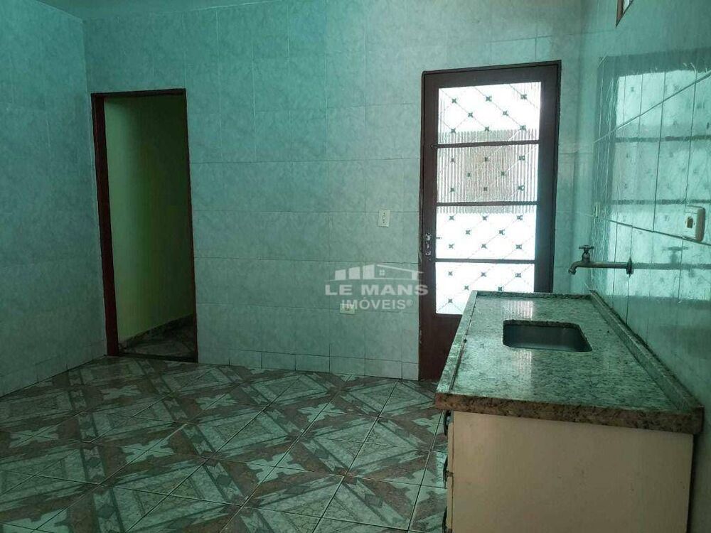 Casa à venda com 2 quartos, 67m² - Foto 3