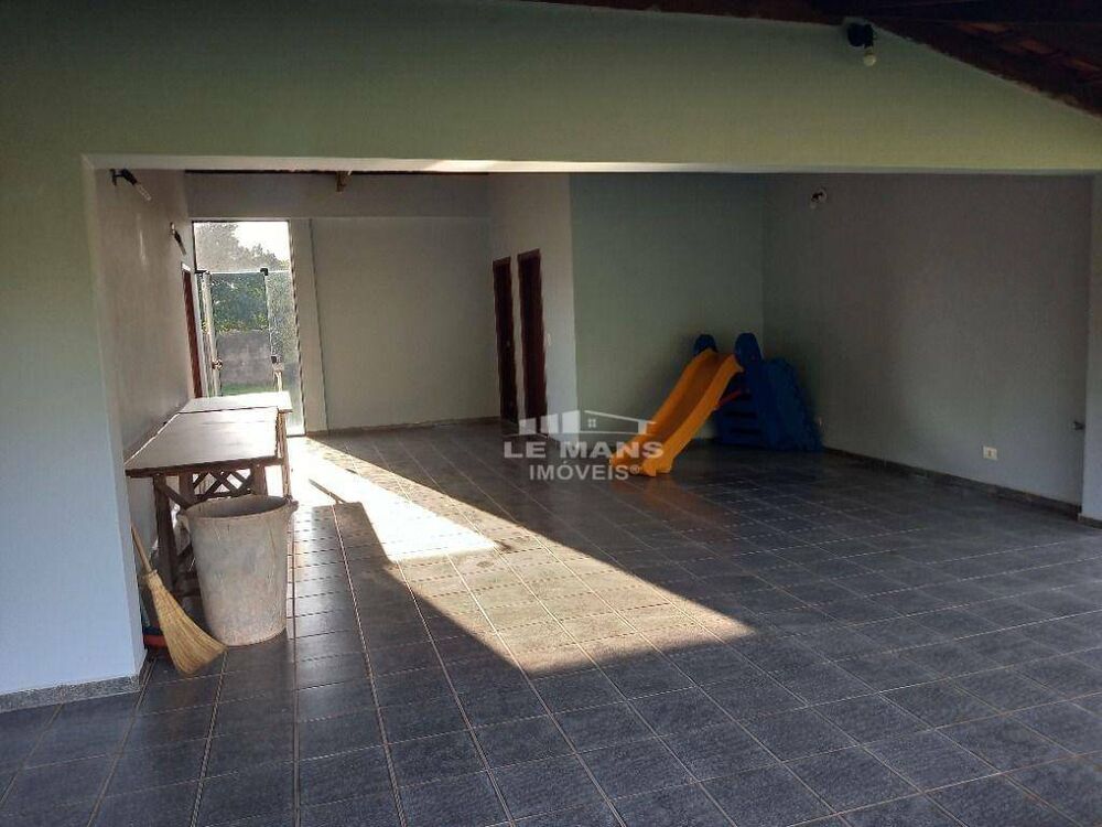 Casa à venda com 3 quartos, 258m² - Foto 9
