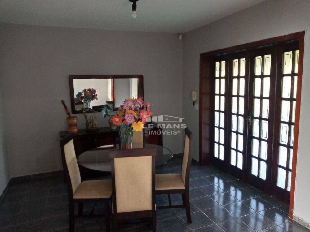 Casa à venda com 3 quartos, 258m² - Foto 3