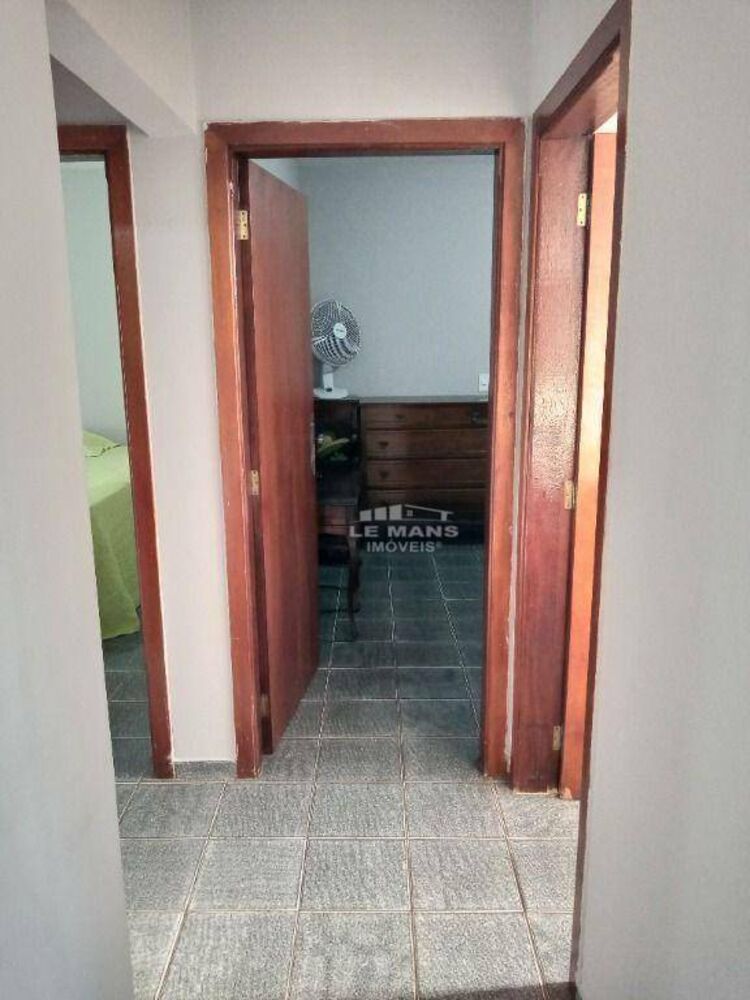 Casa à venda com 3 quartos, 258m² - Foto 7