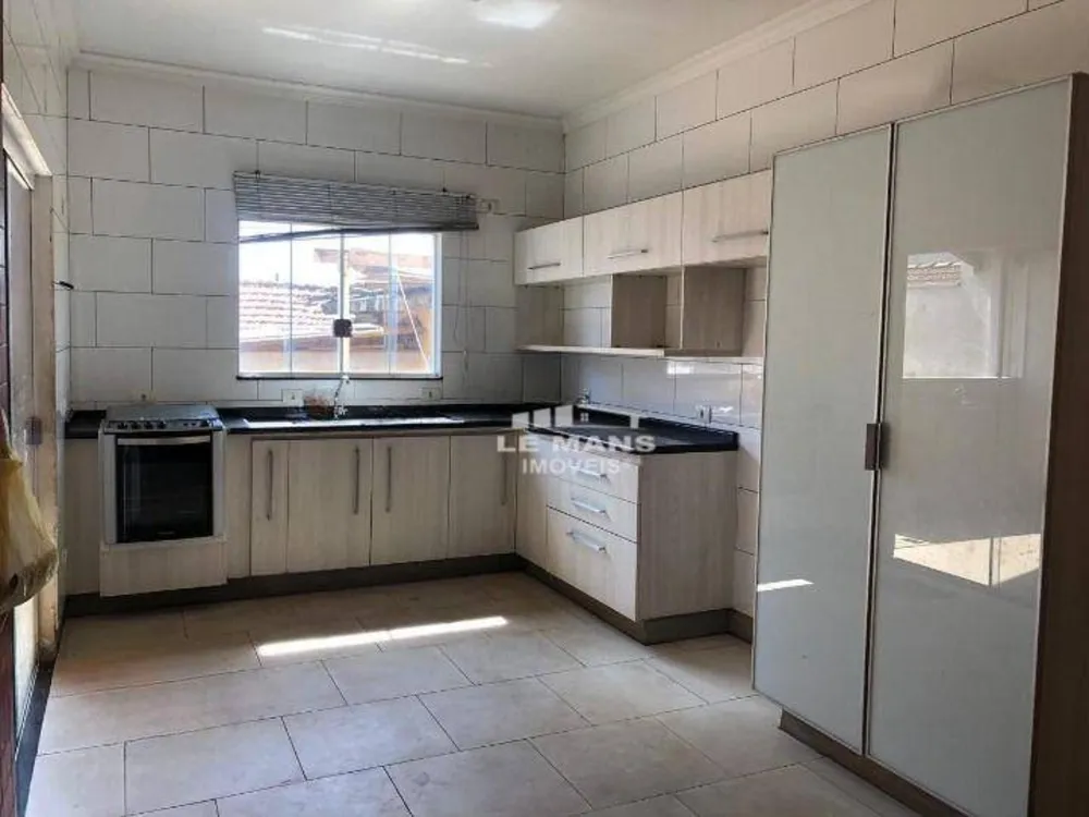 Casa, 3 quartos, 204 m² - Foto 1