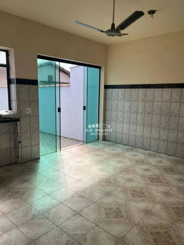 Casa, 3 quartos, 160 m² - Foto 2