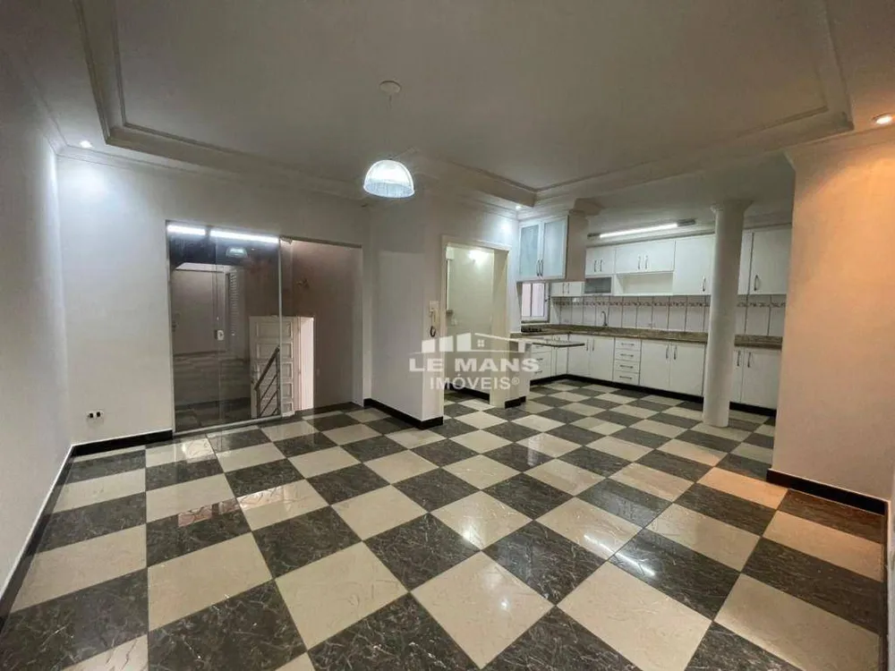 Casa, 3 quartos, 227 m² - Foto 1