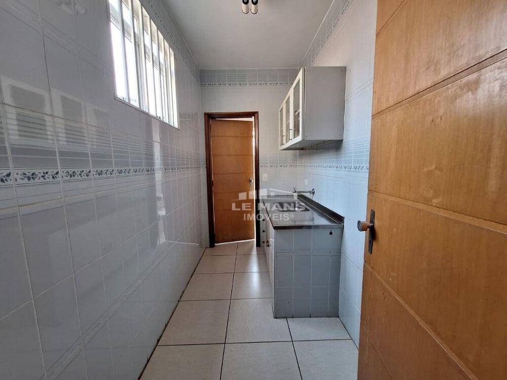 Casa, 5 quartos, 280 m² - Foto 2