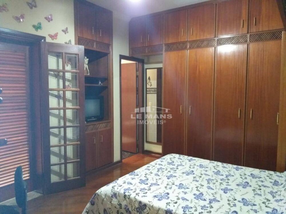 Casa à venda com 3 quartos, 226m² - Foto 6