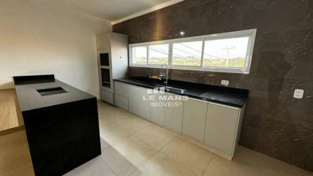 Casa, 3 quartos, 180 m² - Foto 1