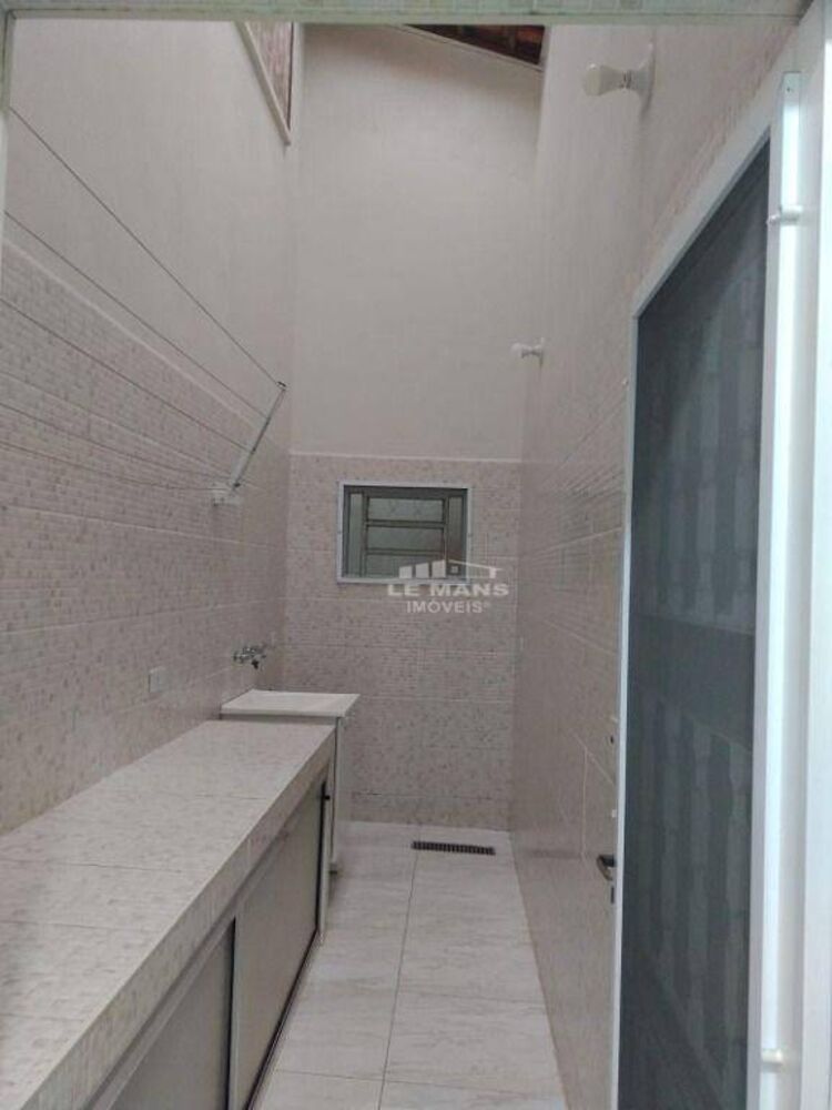 Casa à venda com 2 quartos, 53m² - Foto 8